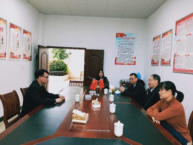 座谈会图片.jpg
